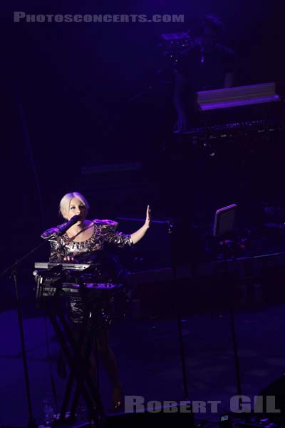 LITTLE BOOTS - 2009-11-06 - PARIS - La Cigale - 